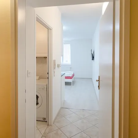 Trzaska With Free Parking